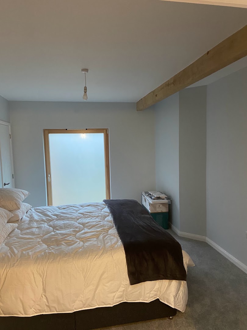 NO JOB 2 SMALL PAINTER AND DECORATOR · Photos 3