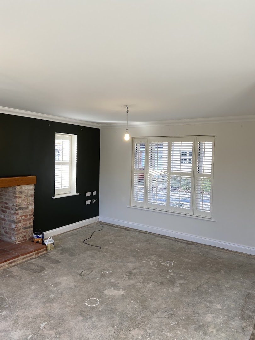 NO JOB 2 SMALL PAINTER AND DECORATOR · Photos 4