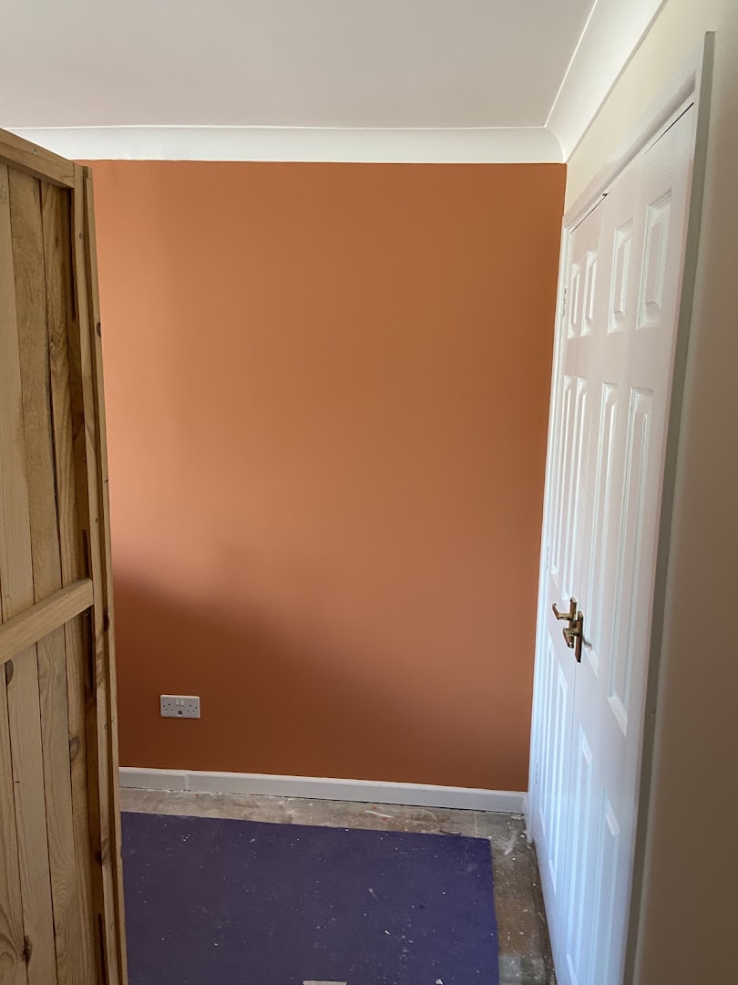 NO JOB 2 SMALL PAINTER AND DECORATOR · Photos 1